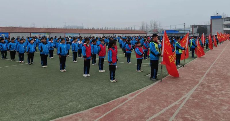 弘扬雷峰精神，文明与爱同行——菏泽鲁西新区晨曦学校开展学雷锋活动